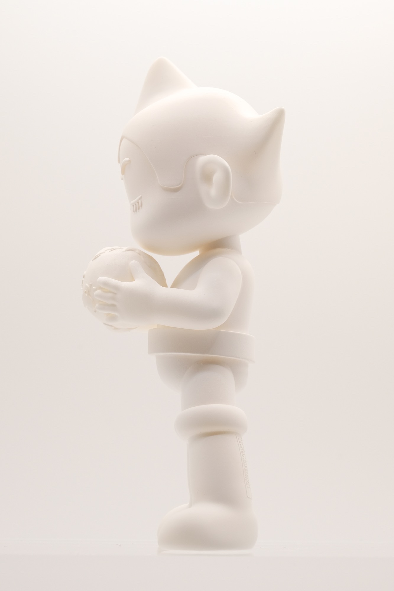 WHITE ASTRO BOY 側面